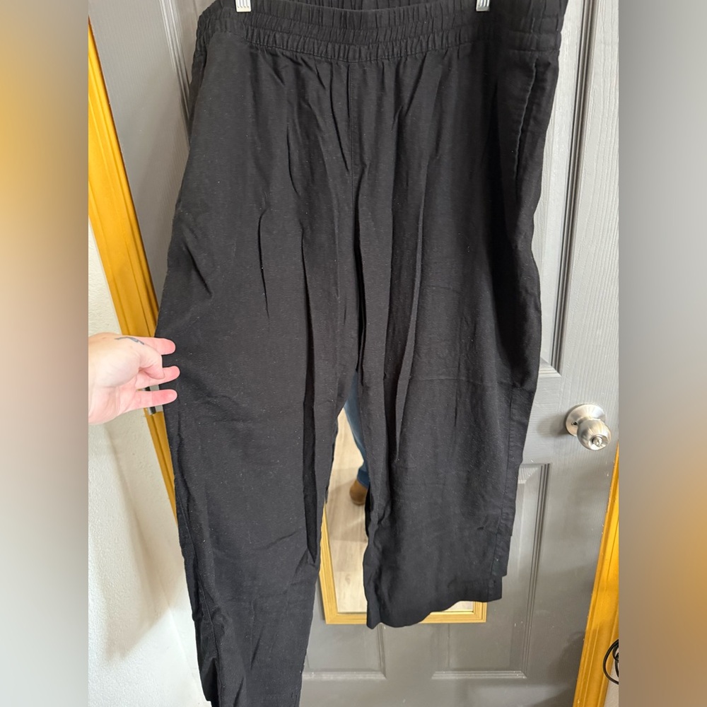 Old Navy Women’s Linen Pants - Picture 2 of 4